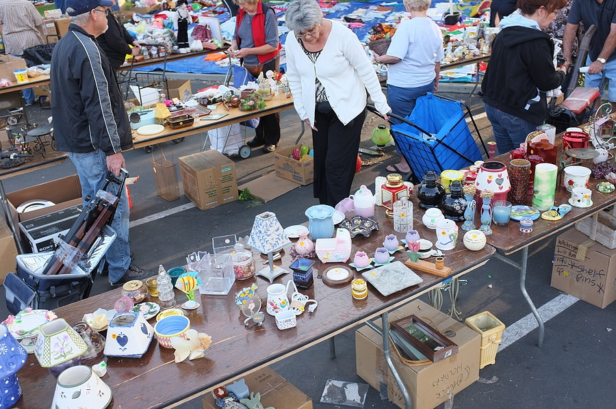 How to Organize a Garage Sale for Success
